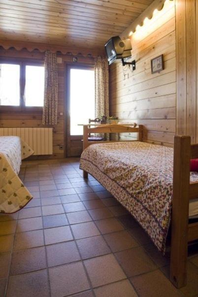 Bed and Breakfast Niu Dels Falcons Ла-Молина Номер фото